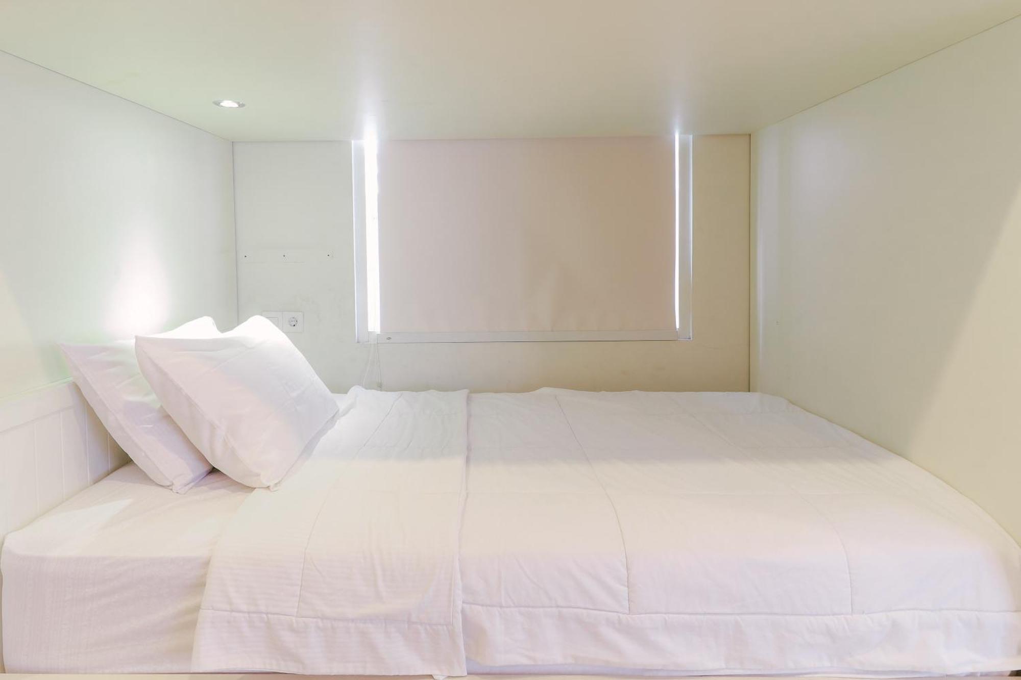 Home Guesthouse Surabaya Exterior photo